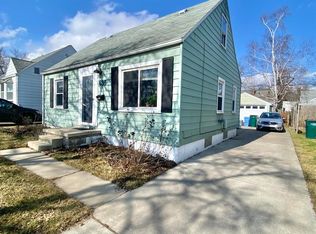 635 Maplehill Ave, Lansing, MI 48910