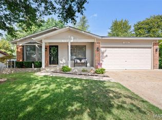 12115 Josephine Marie Dr, Maryland Heights, MO 63043