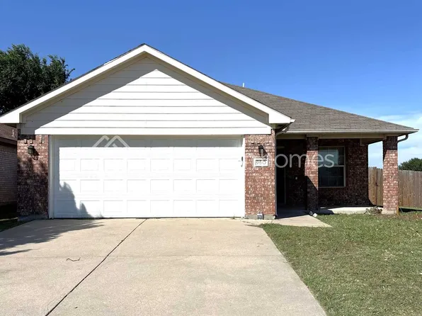 950 Heather St, Burleson, TX 76028