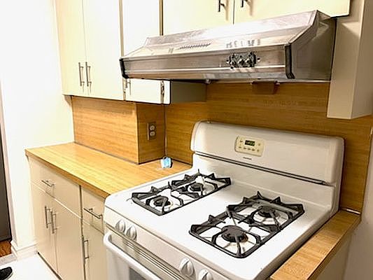 2nd image of 20-57 27th St #2