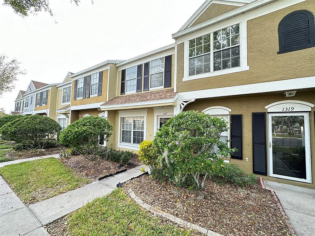 2 bed, 2.5 bath, 1184 sqft, $1,700 — Photo 3