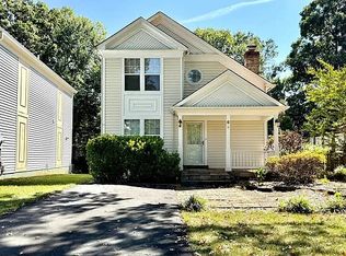 6 Oakdale Ct, Sterling, VA 20165
