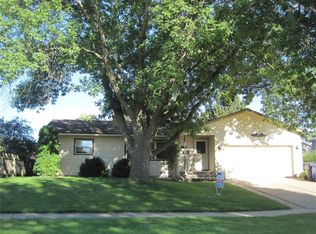 103 31st St NW, Cedar Rapids, IA 52405