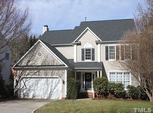 121 Strathburgh Ln, Cary, NC 27518