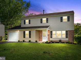 524 Ivyland Rd, Warminster, PA 18974