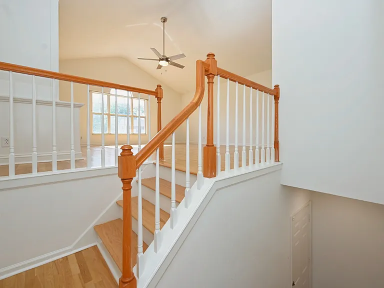 164 W Harbor Dr — Photo 28