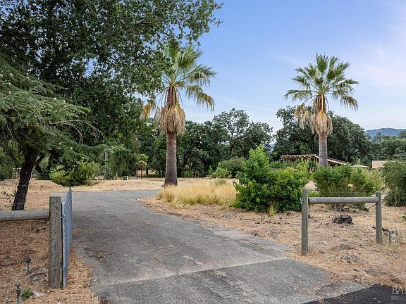 3rd image of 210 Sylvia Drive