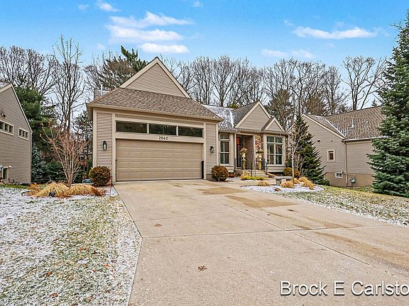 3rd image of 2062 W Glen Ct