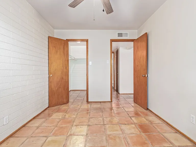 7153 N 57th Dr — Photo 19