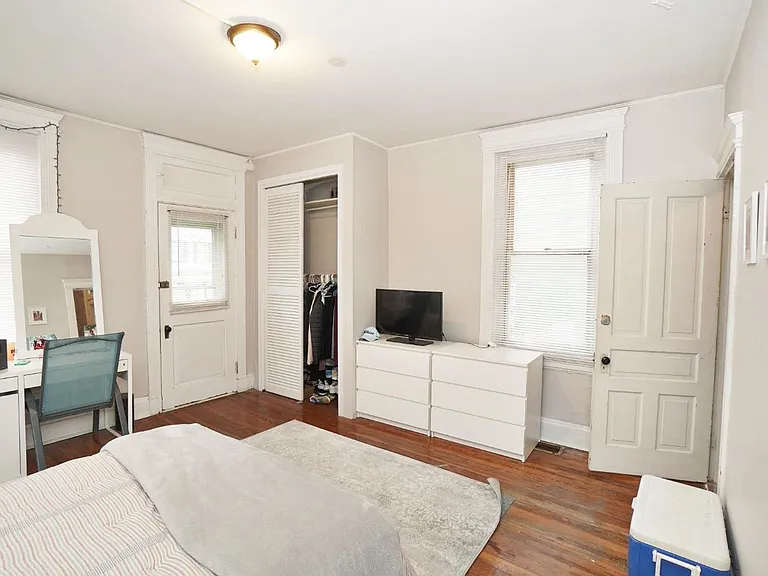 2417 Fairview Ave — Photo 7
