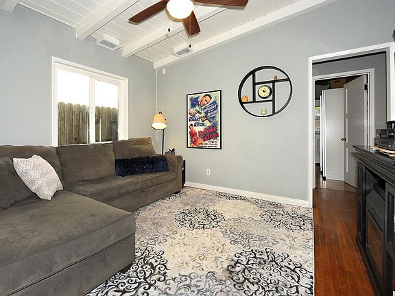3rd image of 10642 Nassau Ave