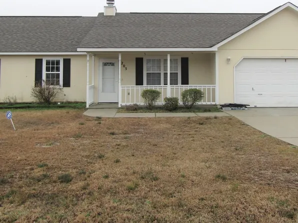 205 Stag Ct, Hubert, NC 28539