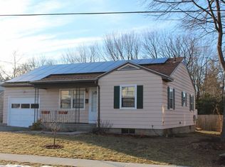 22 Quincy St, Greenfield, MA 01301