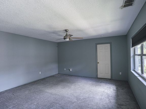 4th image of 94 Windtree Ln