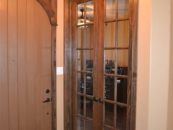 4th image of 1140 Mount Pinchot Ave