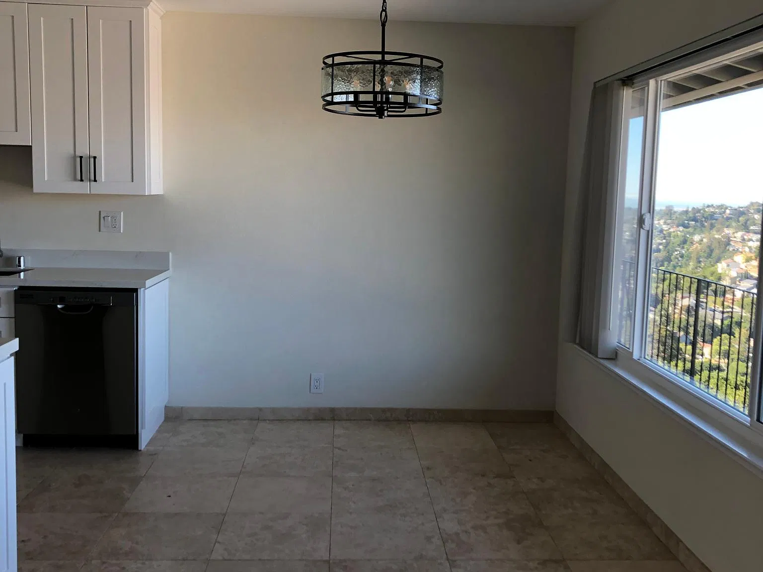 2 bed, 950 sqft, $3,500 — Photo 3