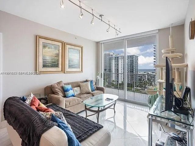 3020 NE 32nd Ave #1013 — Photo 8