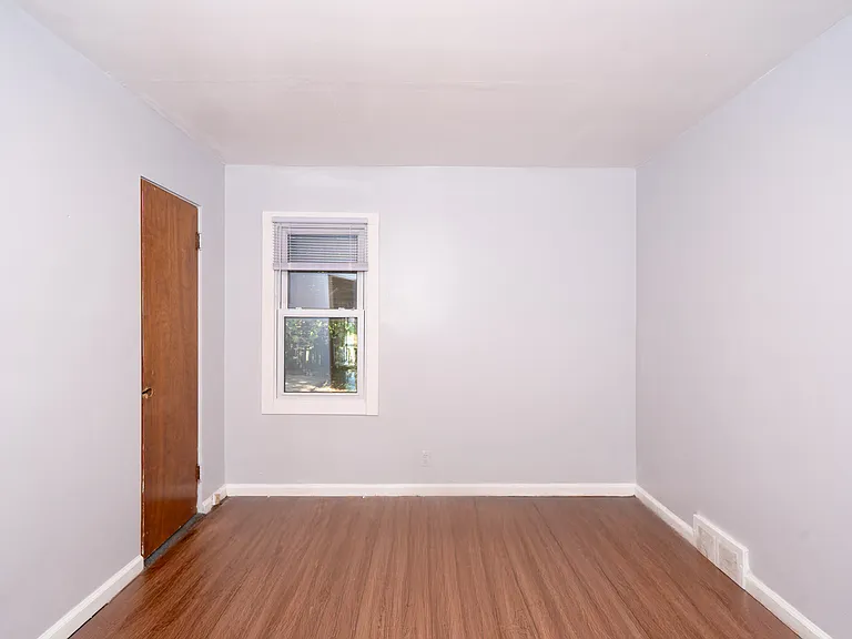 12105 Evergreen Ave — Photo 21