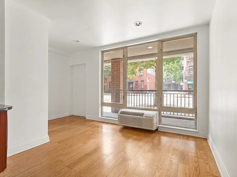 649 Washington Ave #1C — Photo 1