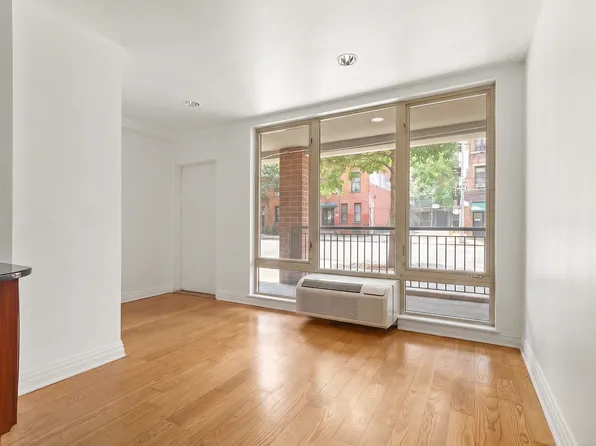 649 Washington Avenue image 1 of 8
