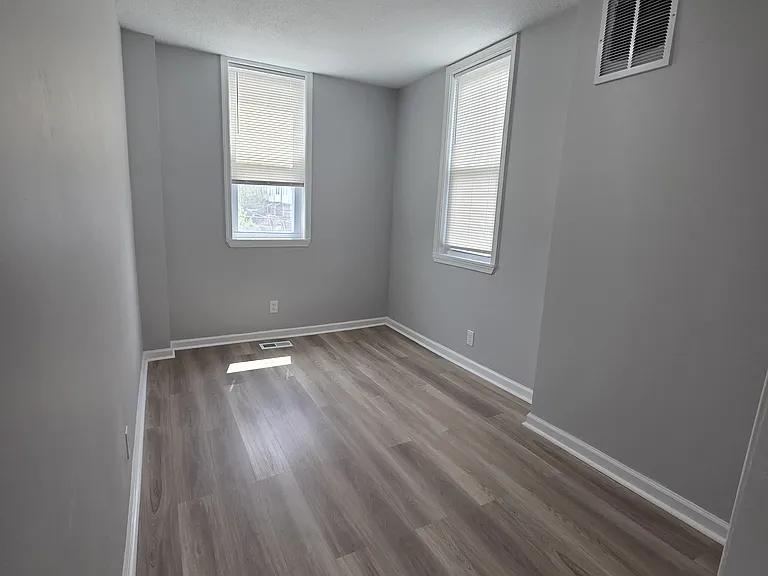 2123 Presbury St — Photo 8