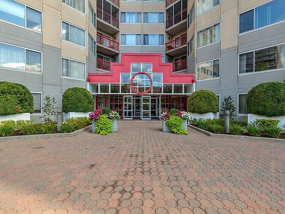 2nd image of 10 Stewart Pl APT 6BE