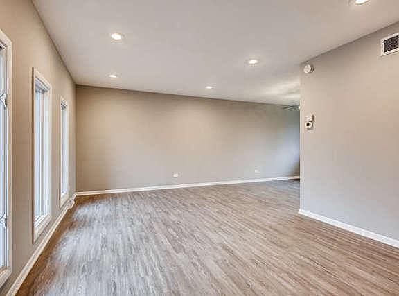 3rd image of 16528 S Park Ave