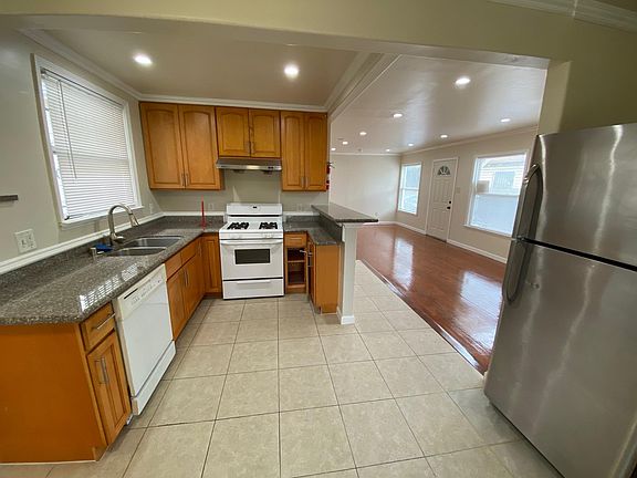 5th image of 969 S 47th St