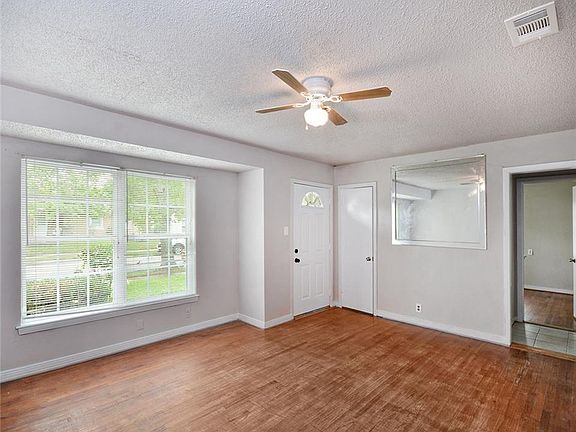 3rd image of 1114 Highland Dr