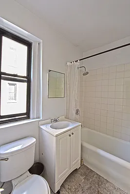 Rented by LEE & ASSOCIATES NYC RESIDENTIAL LLC | media 7