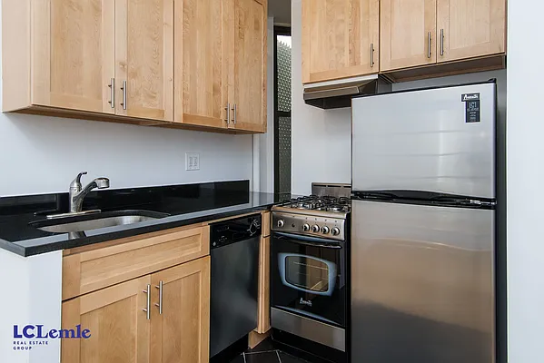 Rented by LC Lemle Real Estate Group | media 5