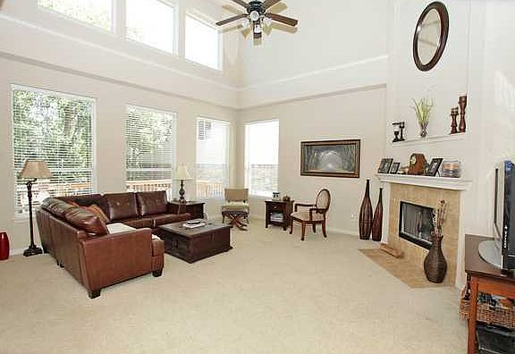 3rd image of 2657 Ravenwood Dr
