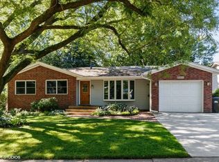 3005 Sweet Briar Ave, Iowa City, IA 52245
