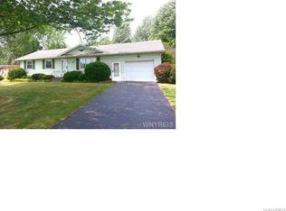 6045 Godfrey Rd, Burt, NY 14028
