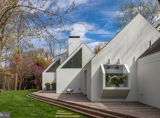 2927 University Ter NW, Washington, DC 20016