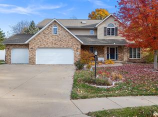 26 Linden Ct, Morton, IL 61550