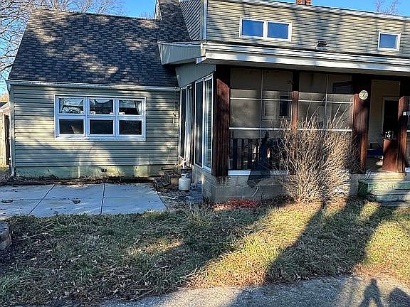 2nd image of 3822 Herbert St