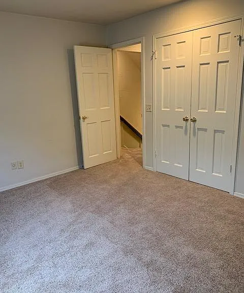 Upstairs Middle Bedroom