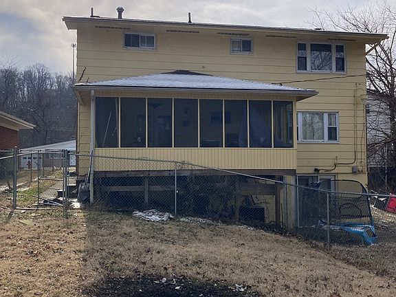 4th image of 2221 Eck Ct