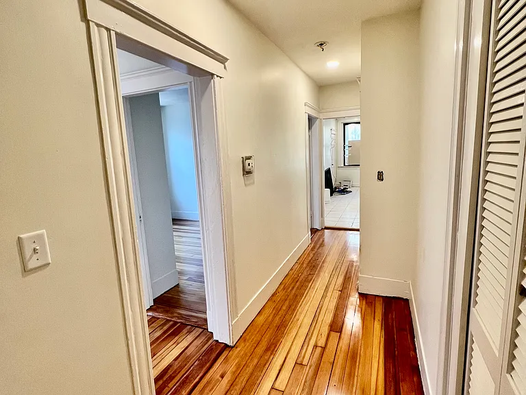 48 Endicott St #2R — Photo 11
