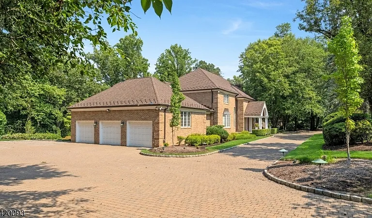 787 Peach Tree Ln — Photo 35