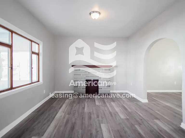 822799_002_wm_-_living_room_13326580.jpg