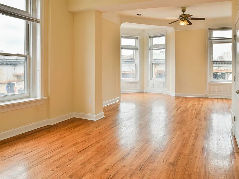 3350 N Sheffield Ave #2 — Photo 1