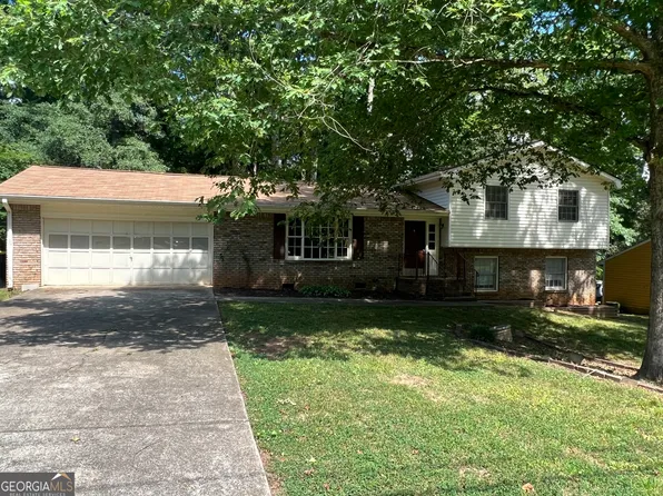 17 Lynn Cir, Newnan, GA 30263