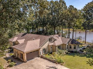 492 Swan Point Ln, Colonial Beach, VA 22443