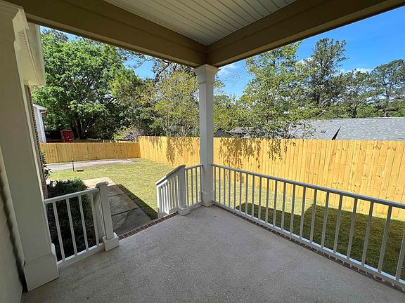 2nd image of 1571 Gardenpark Ln
