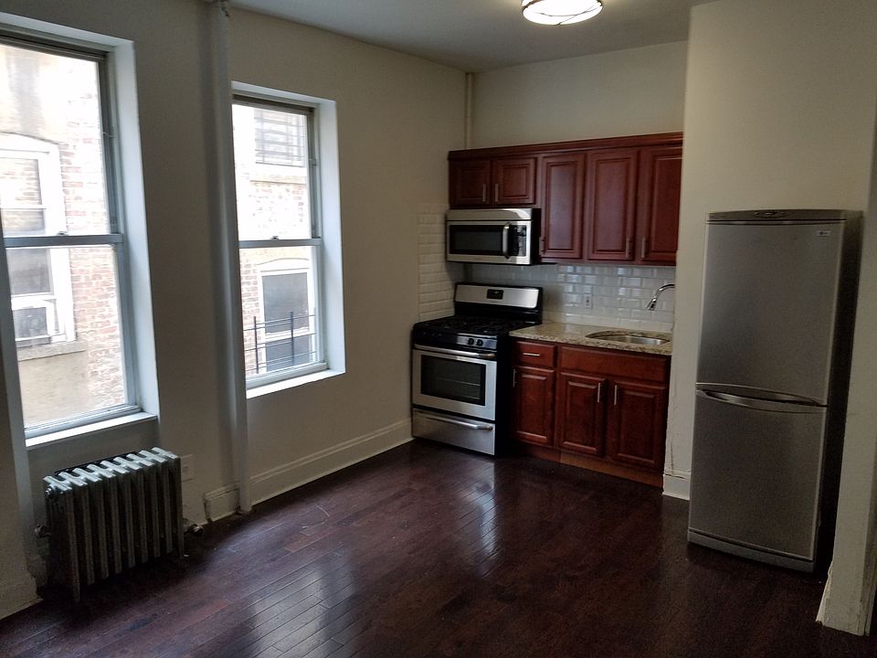2nd image of 1381 Saint Johns Pl APT 6A
