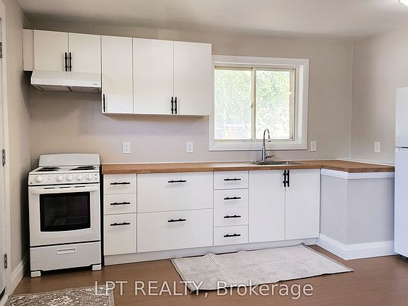 4th image of 43 Newbury Dr