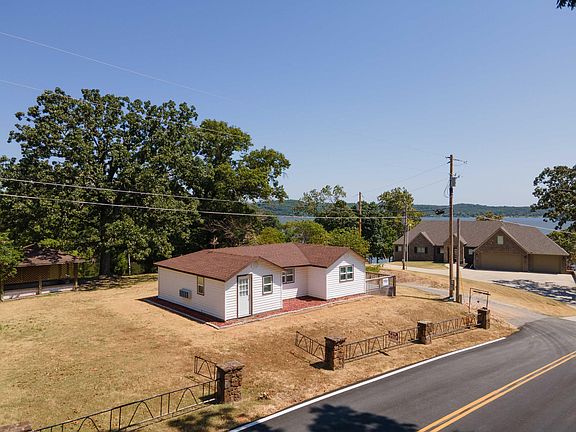 3rd image of 61310 E 250th Rd