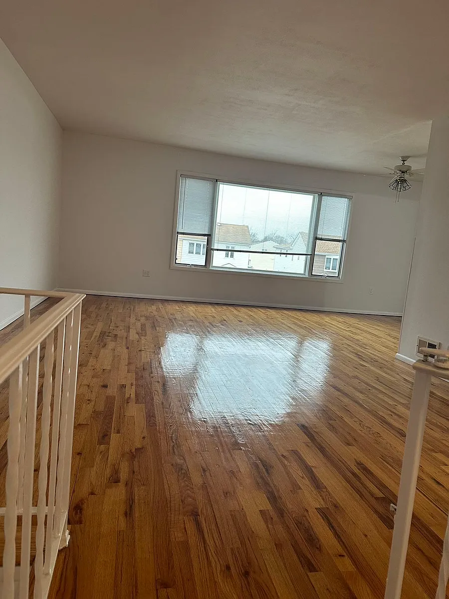 Building Photo - 593 Armstrong Ave #2